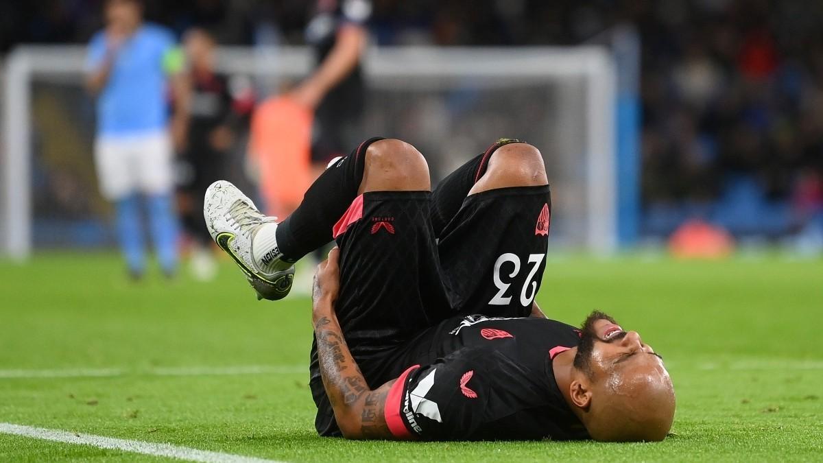 Marcao se duele tras sufrir una de tantas lesiones con el Sevilla FC