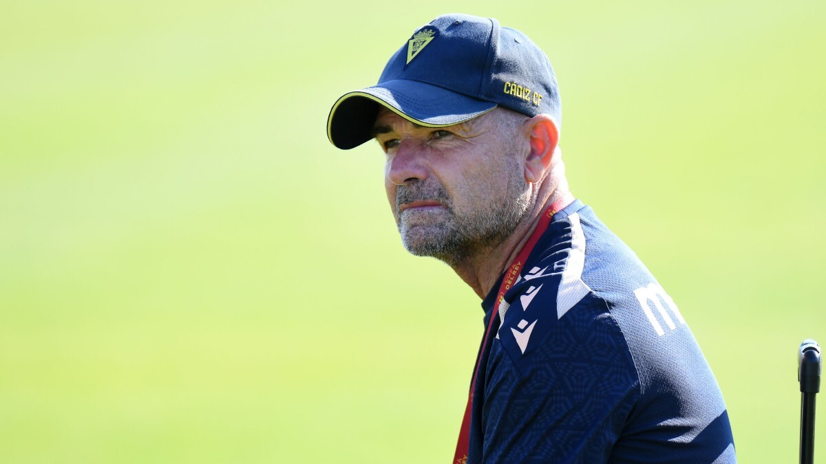 Paco López, entrenador del Cádiz CF, durante un entrenamiento | CCF