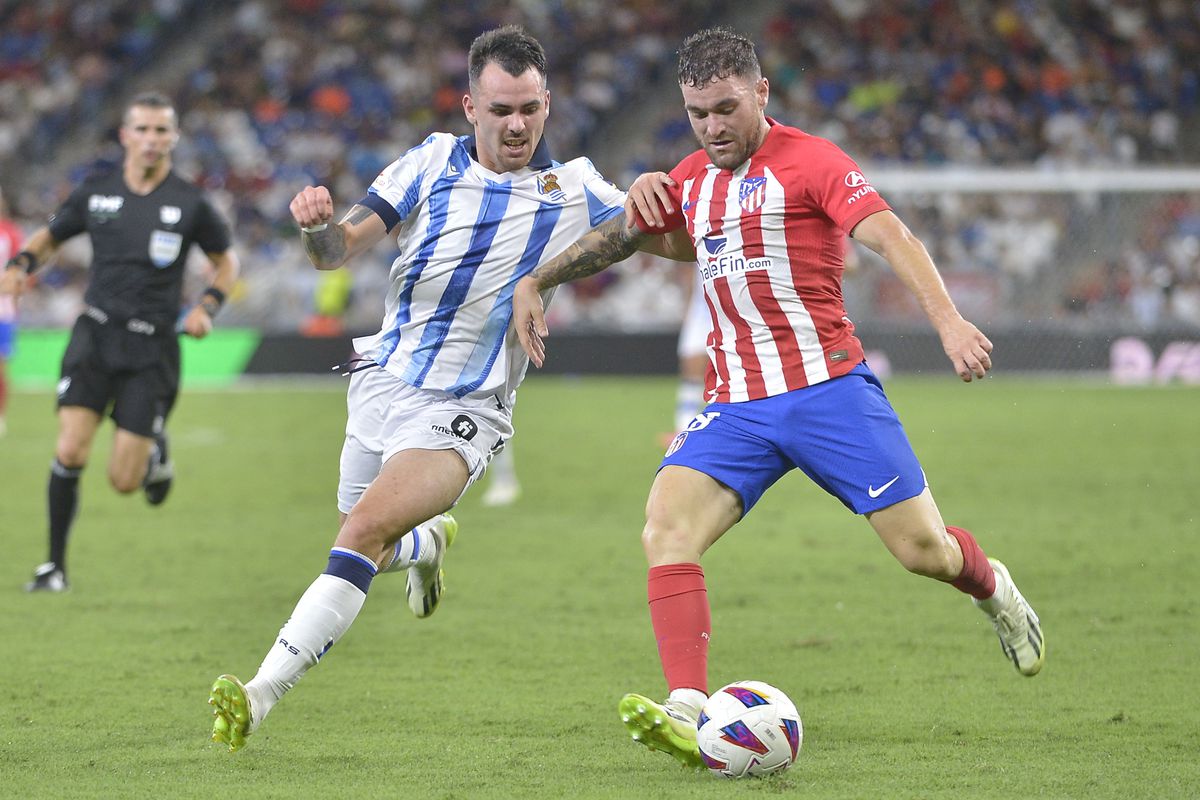 Javi Galán durante un encuentro que enfrentó al Atlético de Madrid y a la Real Sociedad