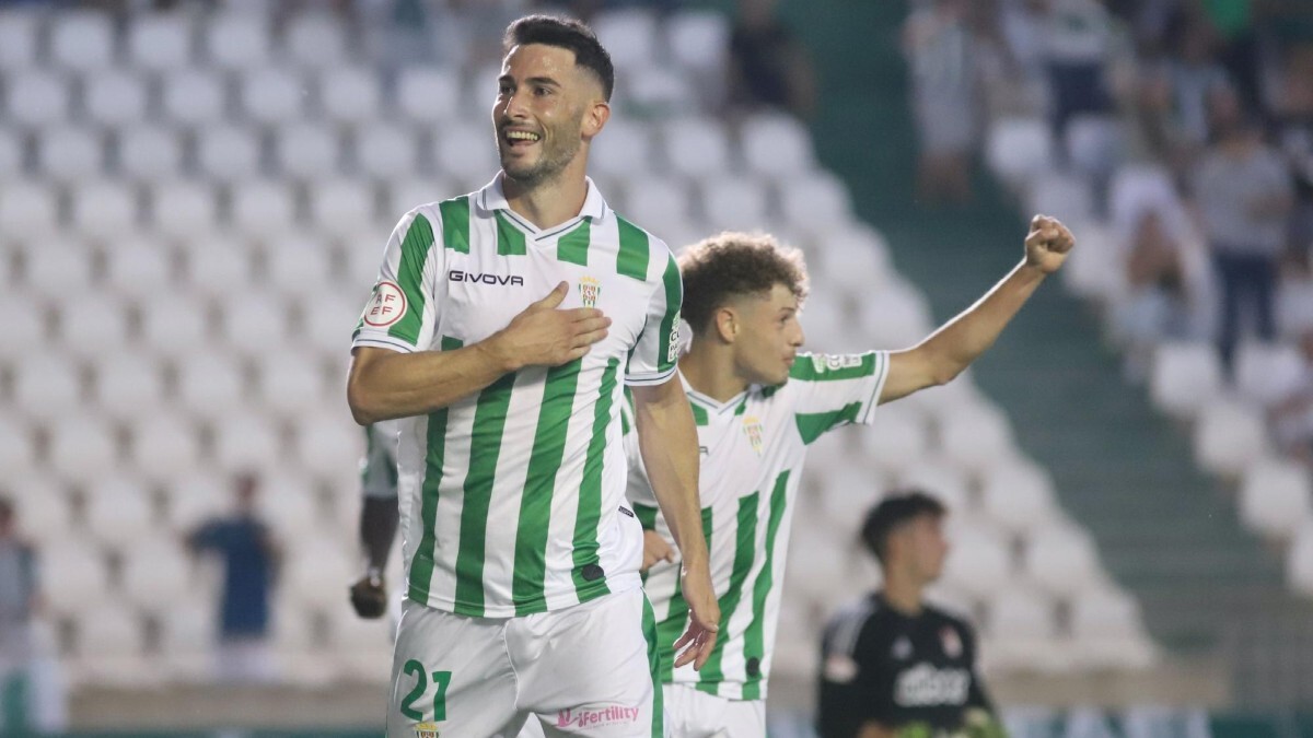 Carlos Albarrán, lateral derecho del Córdoba CF