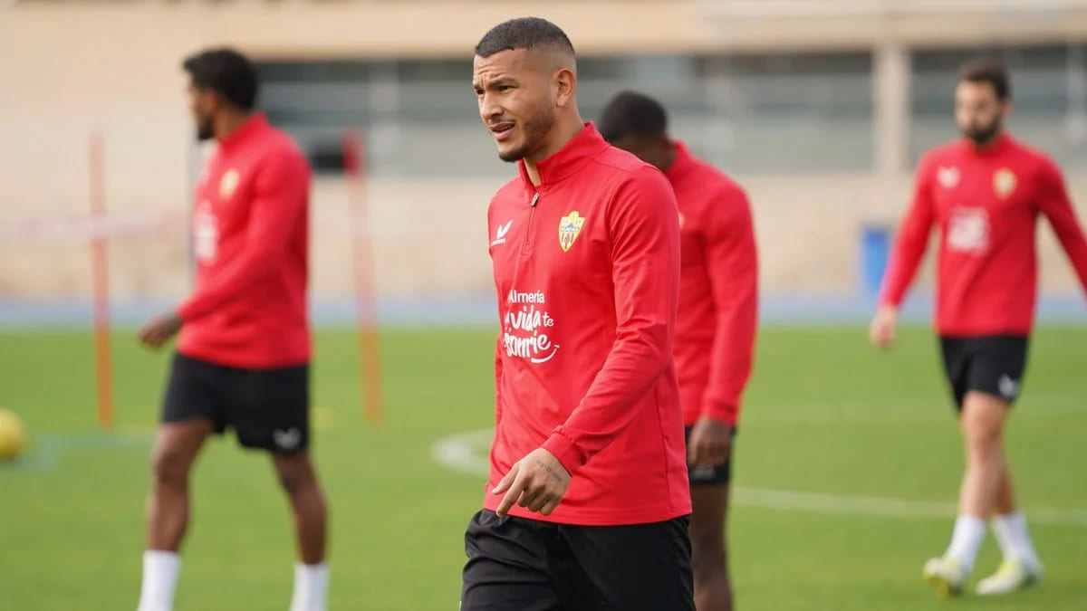 Luis Suárez durante un entrenamiento de la UD Almería