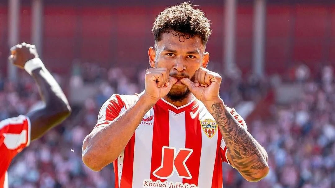 Luis Suárez, delantero de la UD Almería que podría seguir en Segunda División