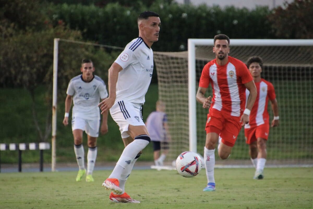 José Callejón en un partido de pretemporada con el Marbella FC