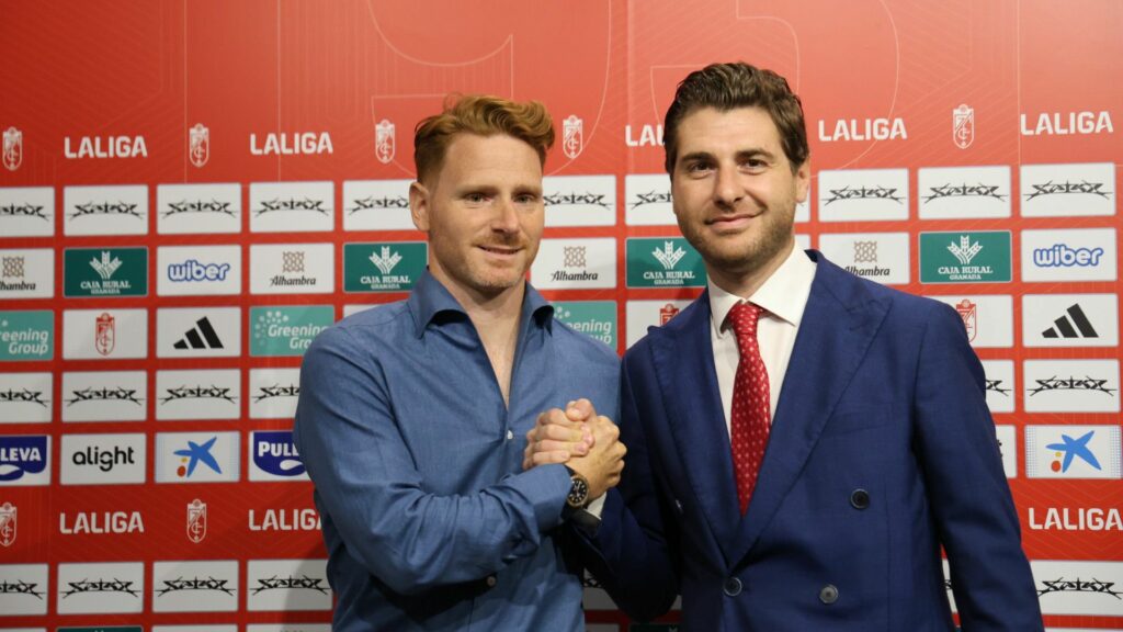 Guille Abascal durante su presentación como nuevo entrenador del Granada CF