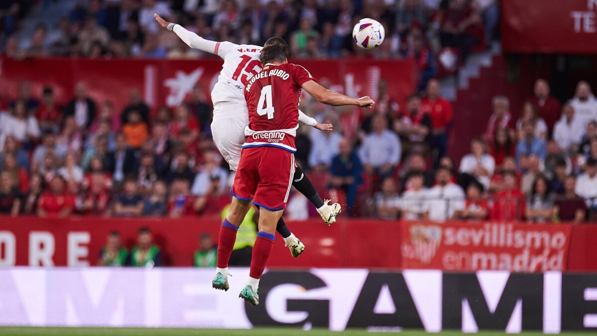 Miguel Rubio y Youssef En-Nesyri en el Sevilla FC - Granada CF | Salvador López Medina para El MIRA