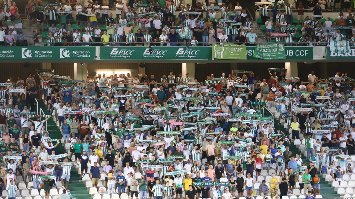 La afición del Córdoba CF en el Estadio El Arcángel