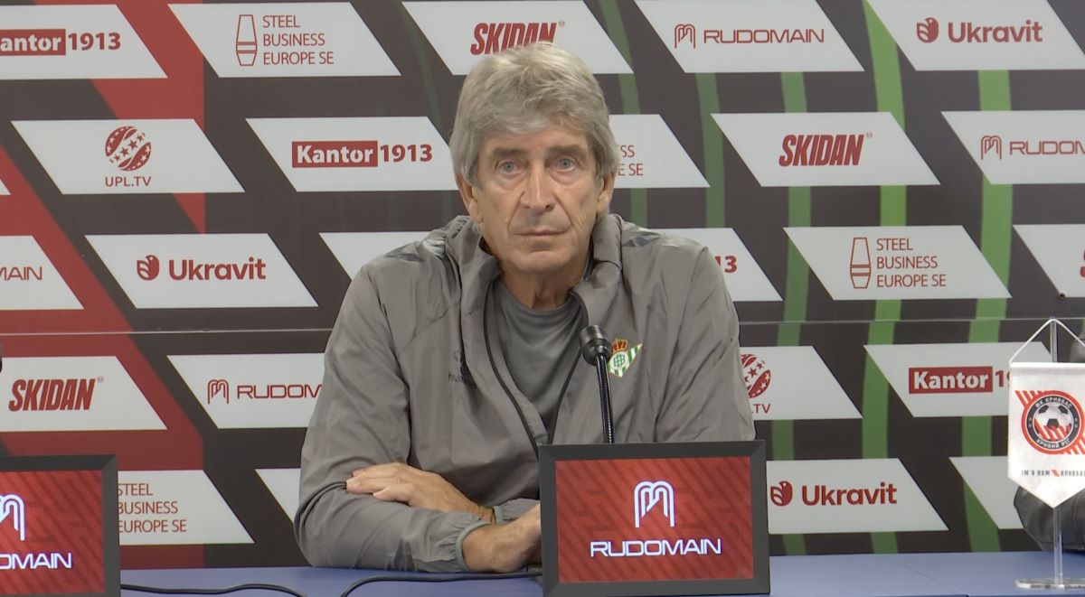 Manuel Pellegrini en la rueda de prensa previa al Cryvbas - Real Betis | RBTV