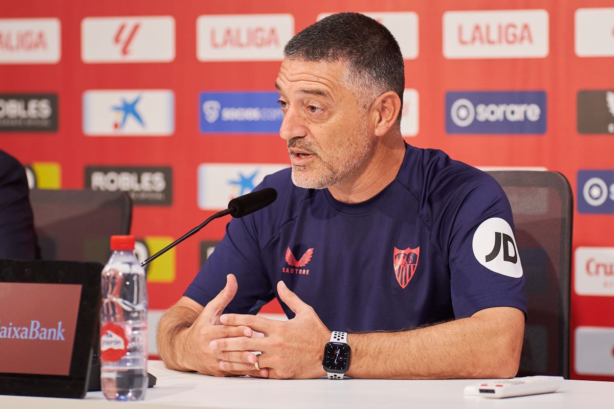 García Pimienta en la rueda de prensa previa al partido ante el Villarreal | Salvador López Medina para El MIRA