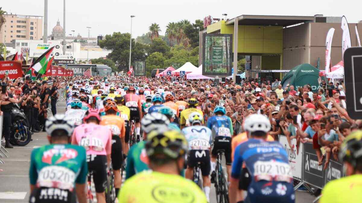 Salida de sexta etapa de La Vuelta Ciclista a España desde Jerez | Cristo García