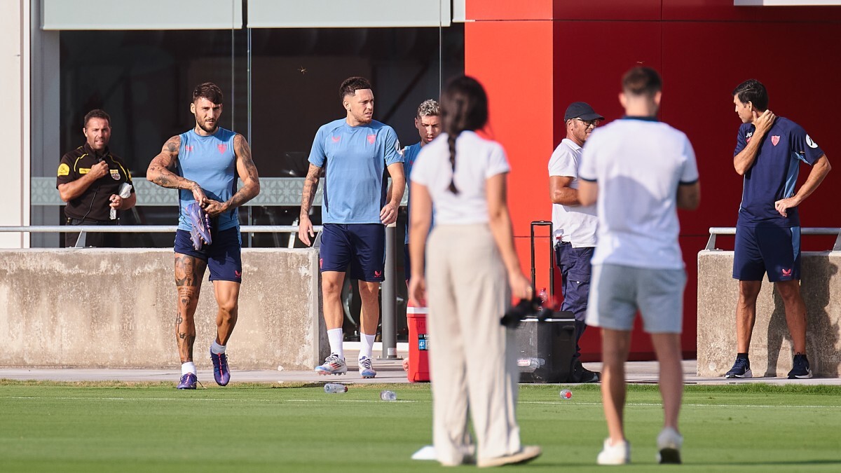 Lucas Ocampos entrena con normalidad en el Sevilla FC | Salvador López Medina para El MIRA