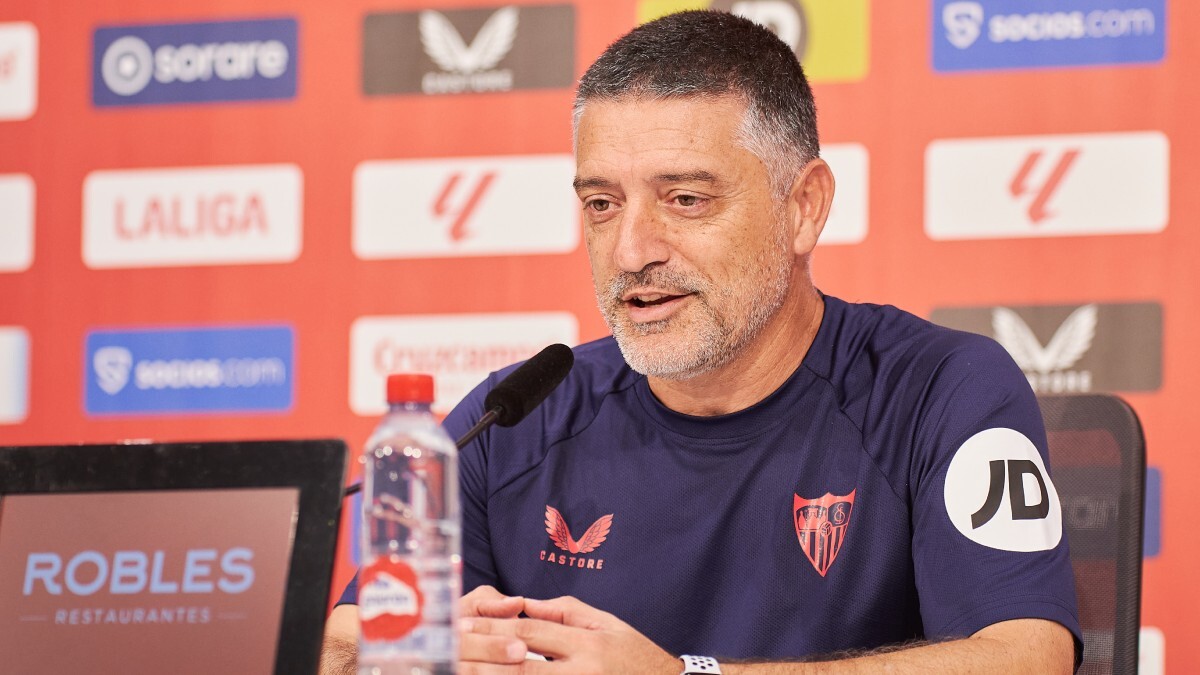 García Pimienta en la rueda de prensa previa al partido ante el Girona FC | Salvador López Medina para El MIRA