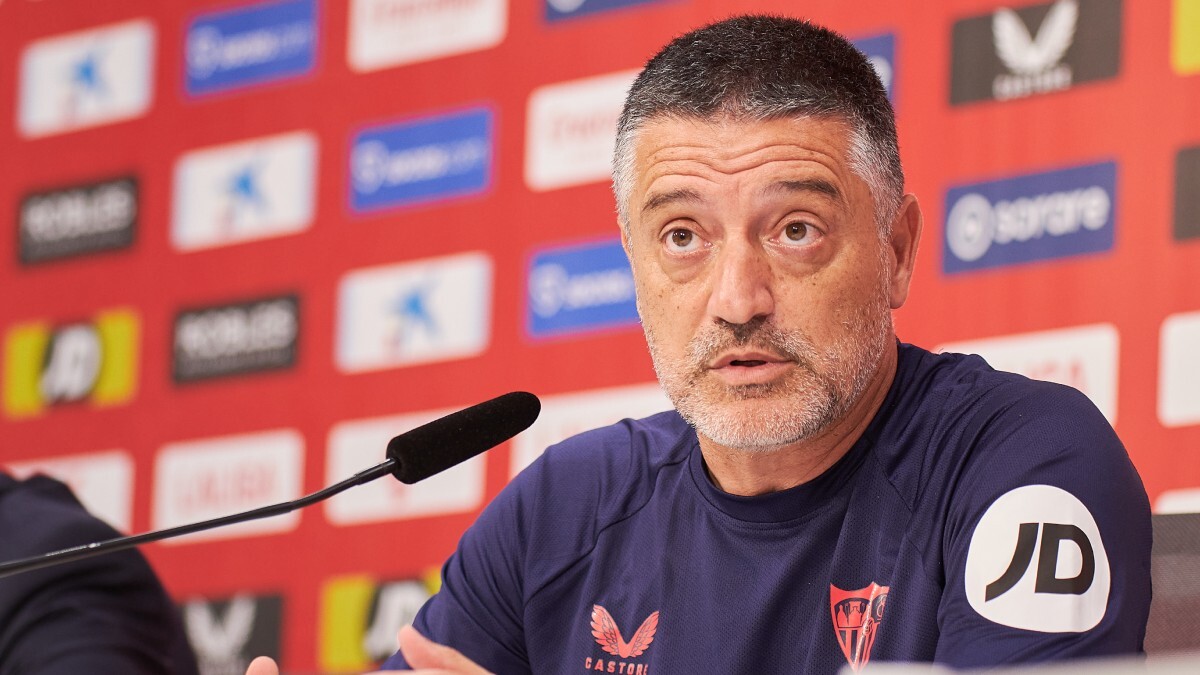 García Pimienta en la rueda de prensa previa al partido ante el Girona FC | Salvador López Medina para El MIRA