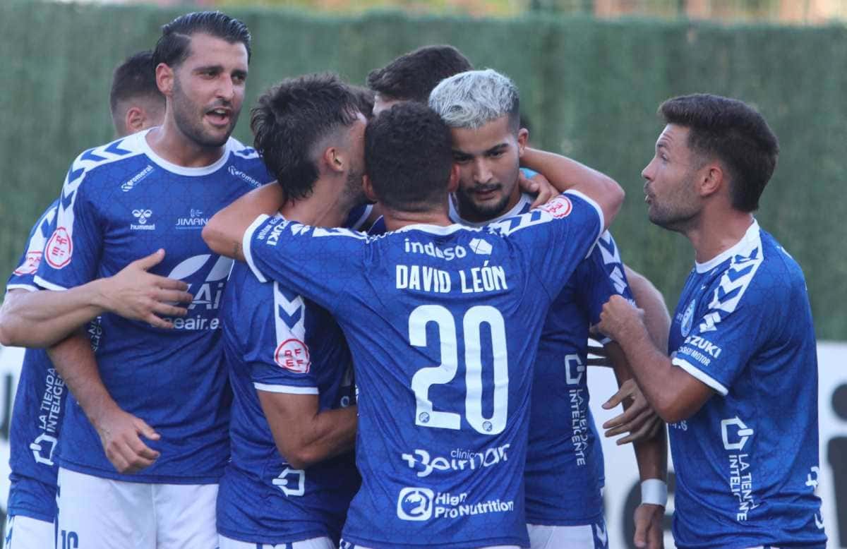 Celebración del gol de Ilias del Xerez DFC ante el CD Estepona | Xerezdfc.com