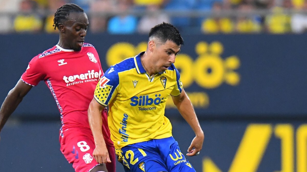Tomás Alarcón durante el Cádiz CF - CD Tenerife | CCF