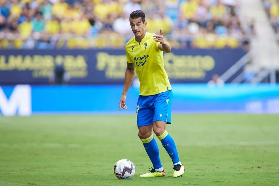 Luis Hernández durante un partido con la elástica del Cádiz CF