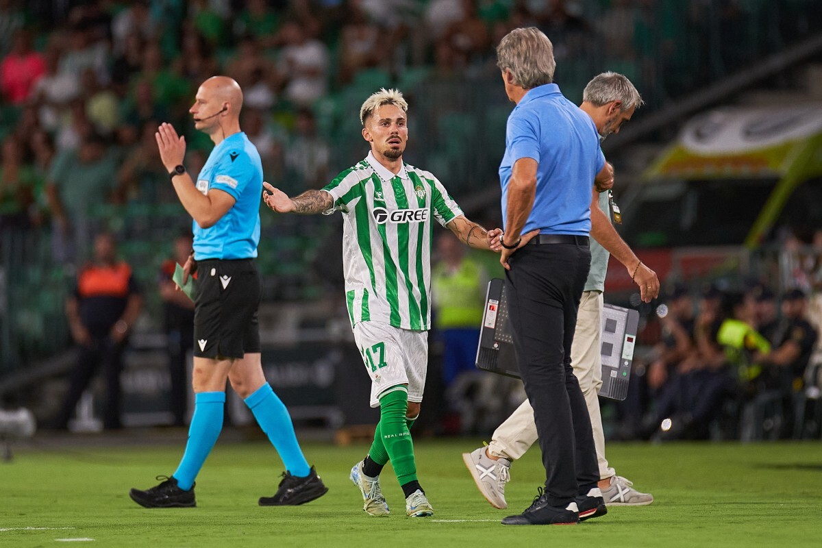 Rodri Sánchez y Manuel Pellegrini en el Real Betis - Kryvbas de Conference League | Salvador López Medina para El MIRA