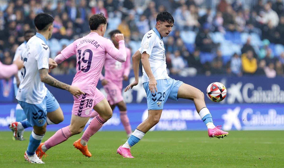 Izan Merino, jugador del Málaga CF hasta 2027