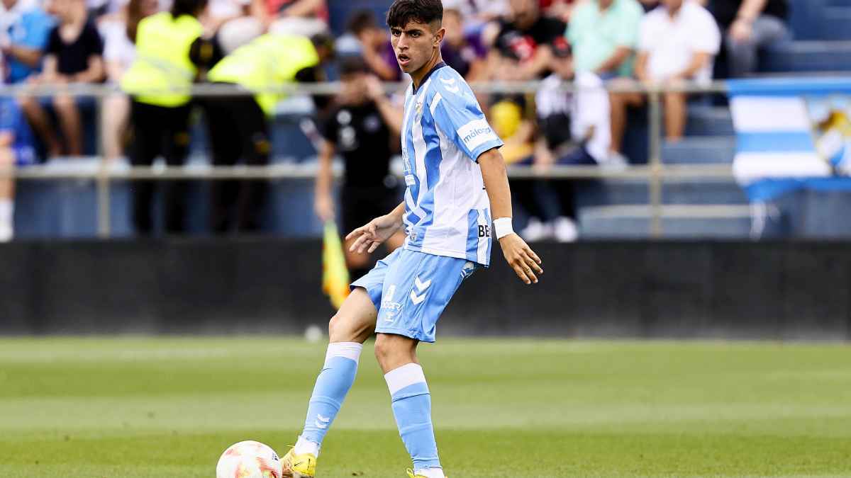 El Málaga CF renueva a Izan Merino