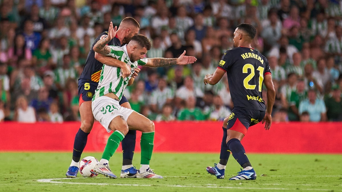 Aitor Ruibal en el Real Betis - Girona FC | Salvador López Medina para El MIRA