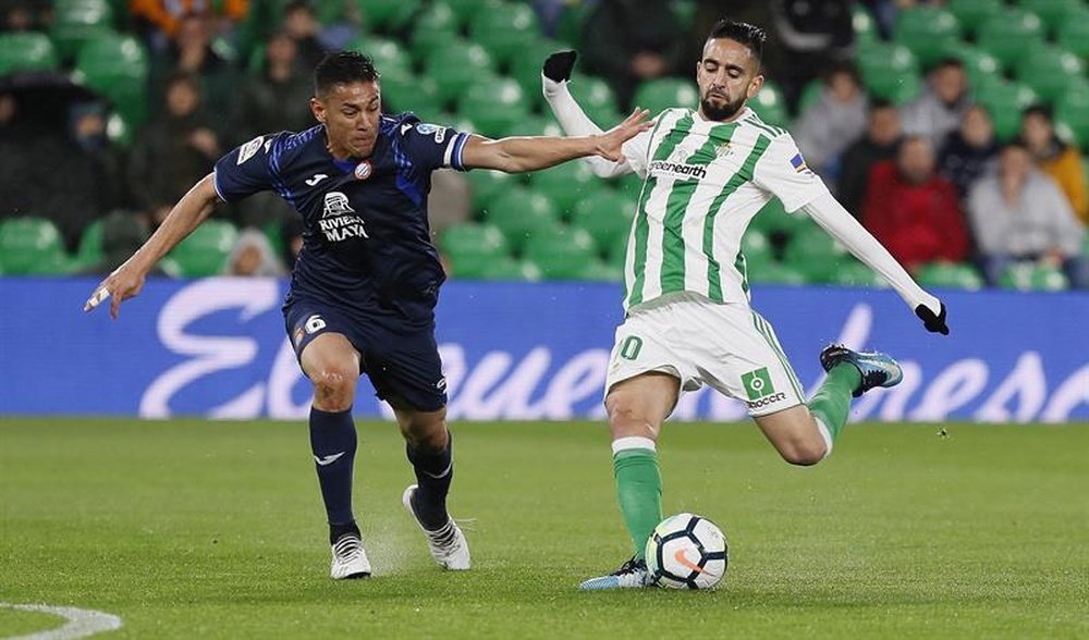 Ryad Boudebouz, ex jugador del Real Betis, durante su etapa en el club verdiblanco