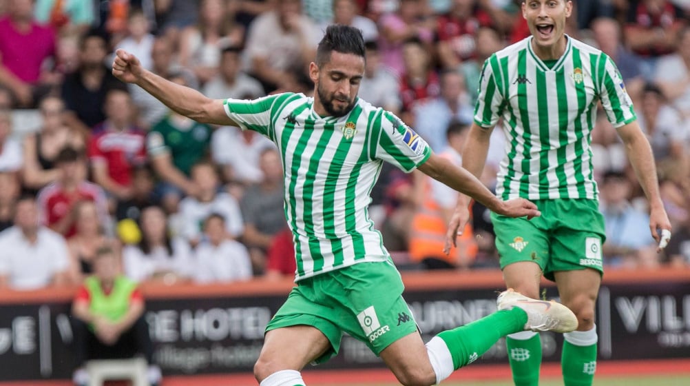 Ryad Boudebouz, ex jugador del Real Betis, durante su etapa en el club verdiblanco