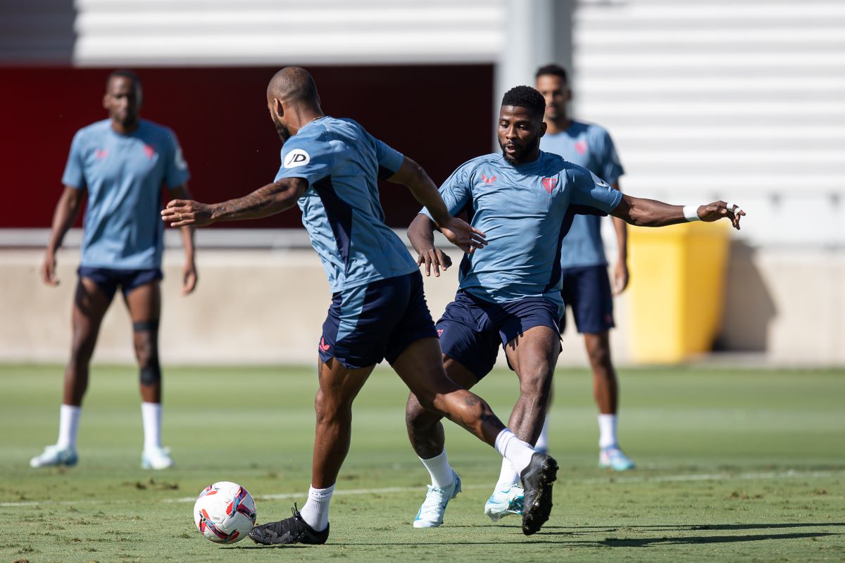 Kelechi Iheanacho en el entrenamiento del Sevilla FC | Rafael Román para El MIRA