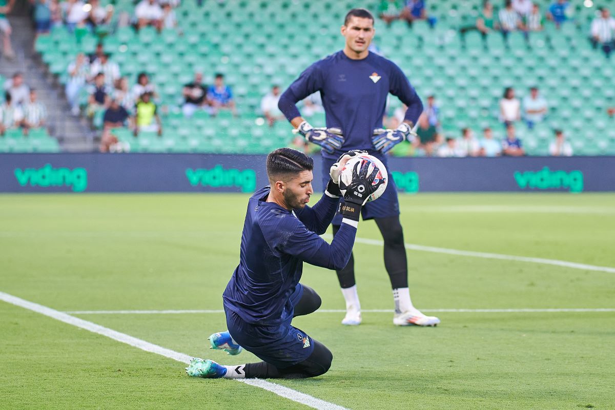 Rui Silva en el calentamiento del Real Betis - Leganés | Salvador López Medina para El MIRA