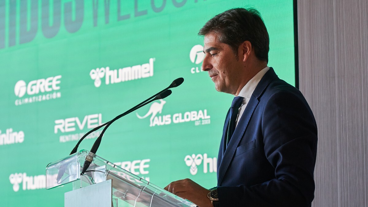 Ángel Haro en la presentación de Vitor Roque y Gio Lo Celso | Salvador López Medina para El MIRA