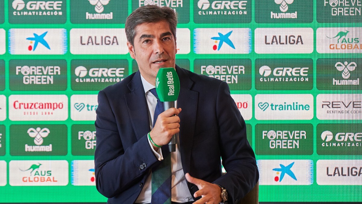 Ángel Haro en la presentación de Vitor Roque y Gio Lo Celso | Salvador López Medina para El MIRA