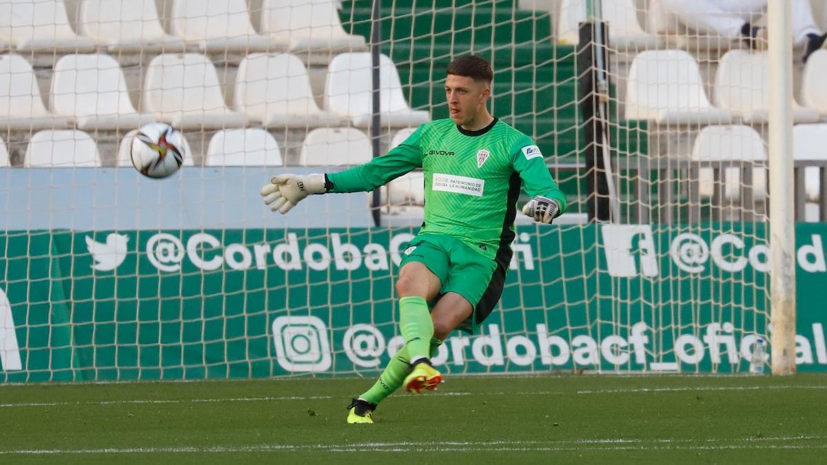 Carlos Marín durante un partido del Córdoba CF en el Estadio El Arcángel
