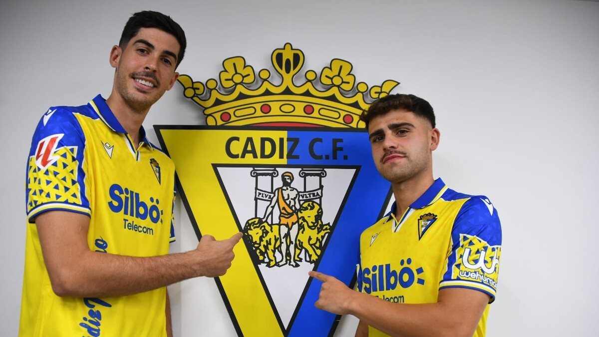 Carlos Fernández y Óscar Melendo en la presentación como nuevos fichajes del Cádiz CF