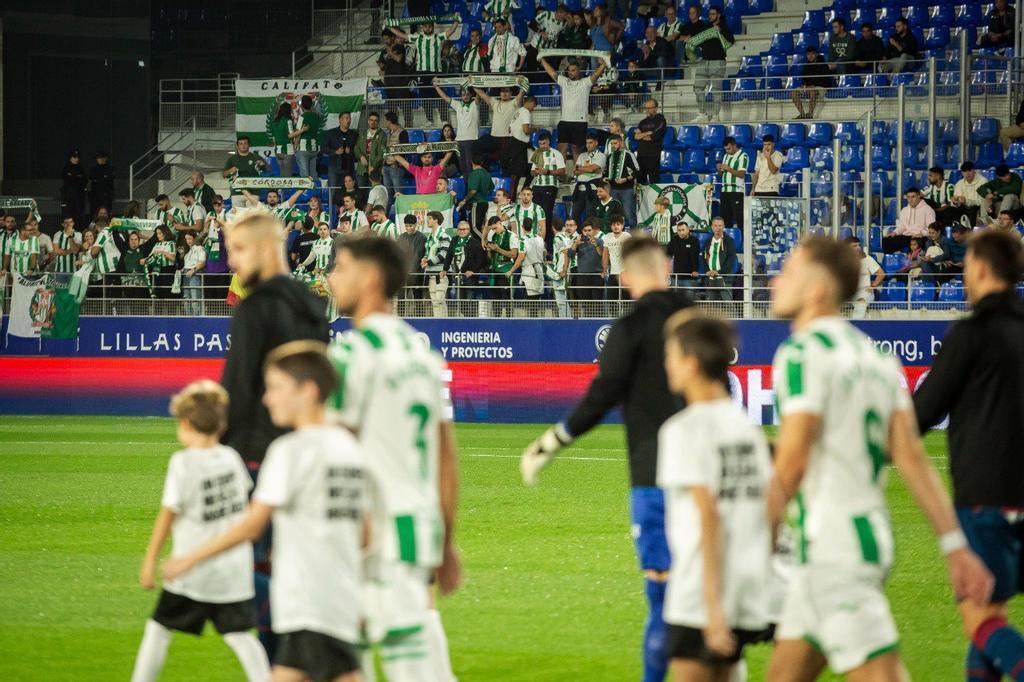 Afición del Córdoba CF desplazada para ver el partido ante la SD Huesca