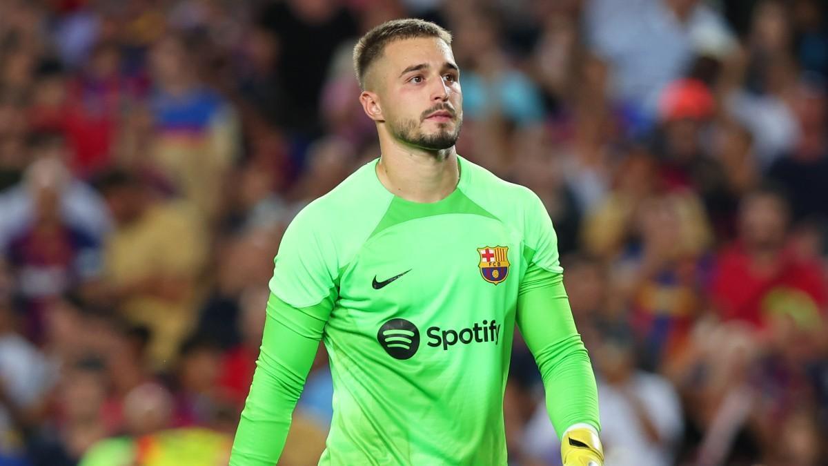 Arnau Tenas durante su etapa en el FC Barcelona