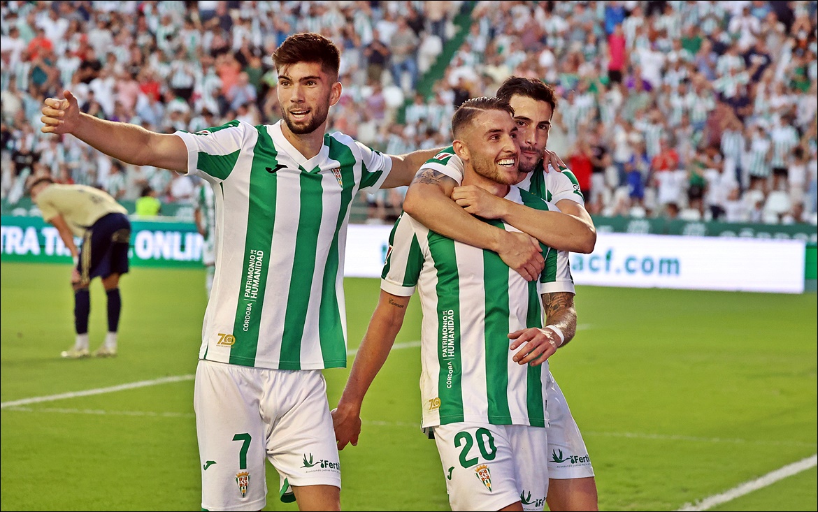 Los jugadores del Córdoba CF celebran uno de los goles anotados ante el Racing de Ferrol