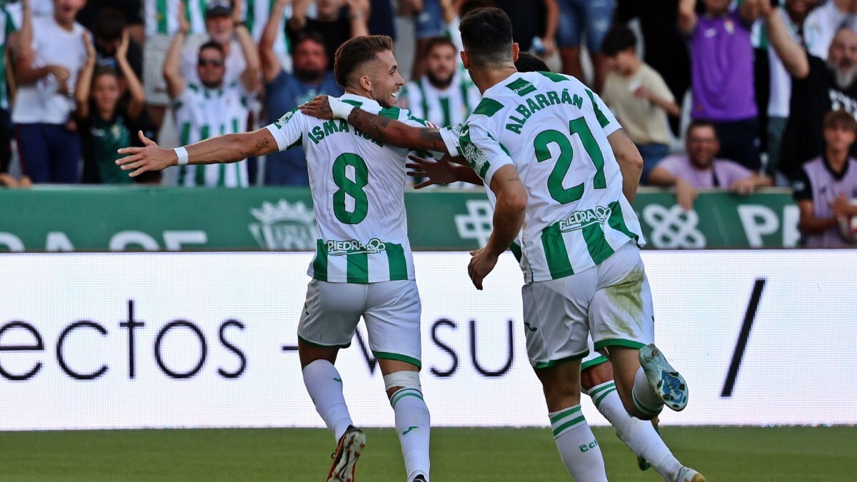 Los jugadores del Córdoba CF celebran uno de los goles anotados ante el Racing de Ferrol | CCF
