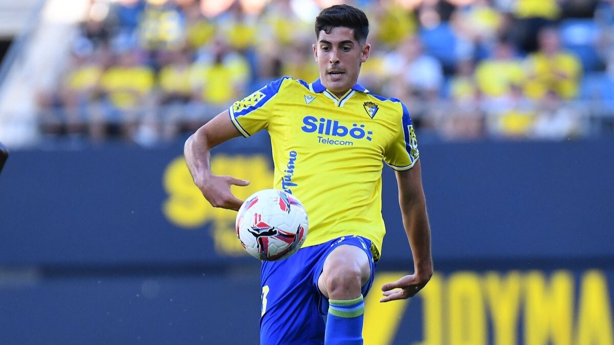 Carlos Fernández en su debut con el Cádiz CF ante el CD Eldense | CCF