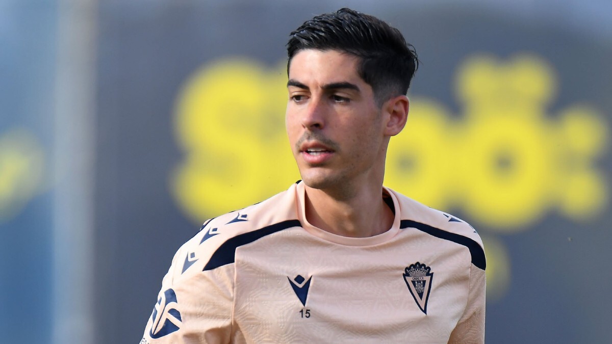 Carlos Fernández durante un entrenamiento del Cádiz CF | CCF