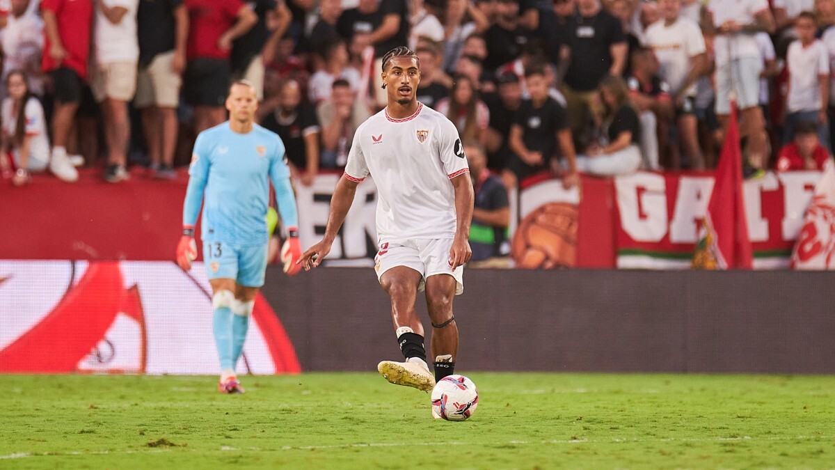 Loïc Badé en el Sevilla FC - Real Betis | Salvador López Medina para El MIRA