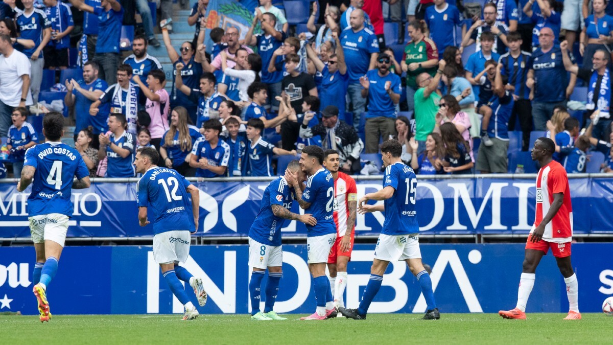 Los jugadores del Real Oviedo celebran uno de los tres goles anotados ante la UD Almería | RO