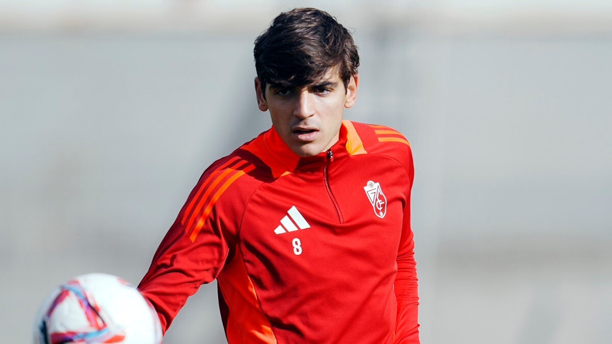 Gonzalo Villar en un entrenamiento del Granada CF | GCF