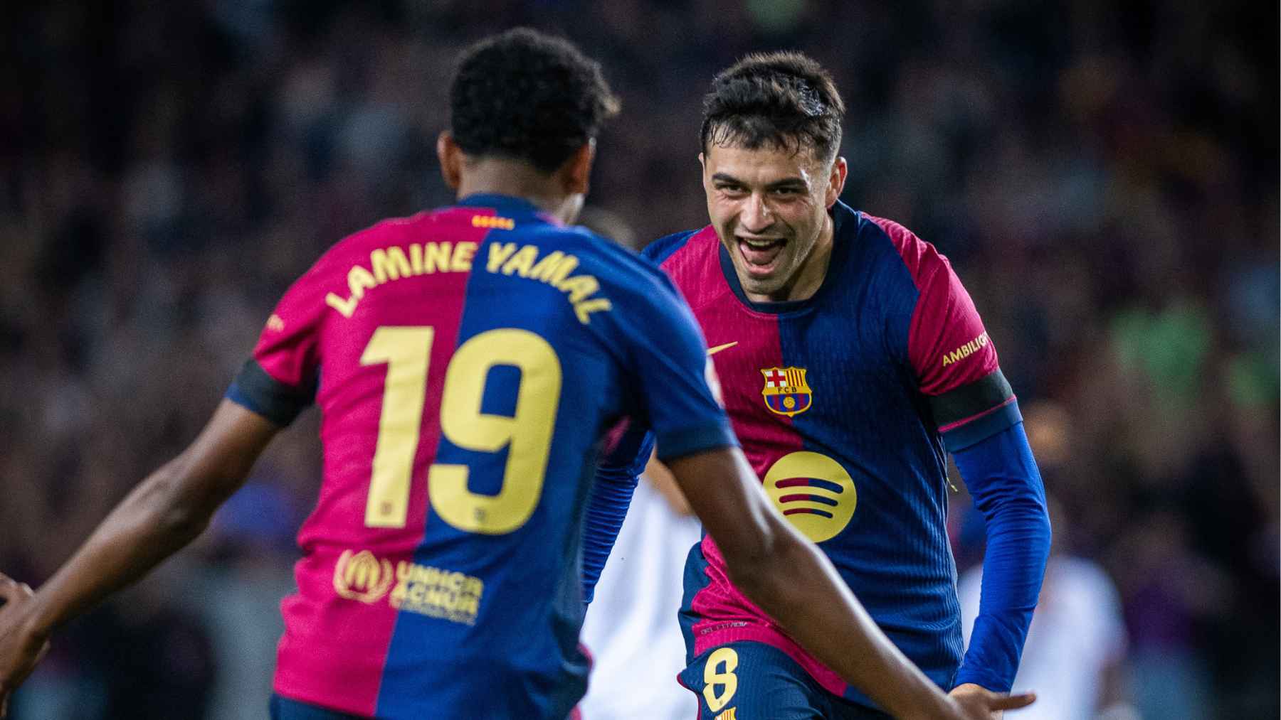 Lamine Yamal y Pedri celebran un gol en el FC Barcelona - Sevilla FC | @FCBarcelona