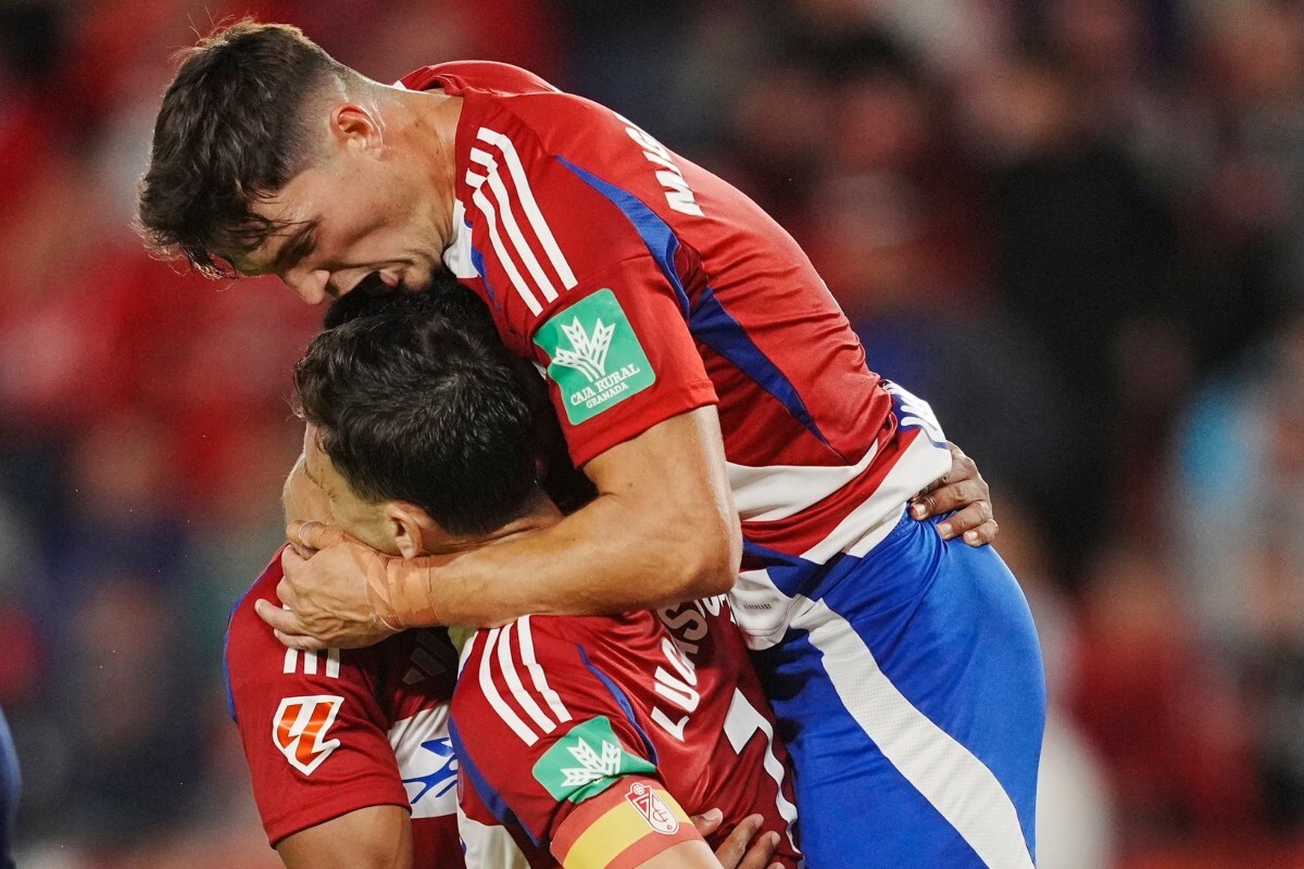Los jugadores del Granada CF celebran uno de los goles anotados por Lucas Boyé ante el CD Tenerife | GCF