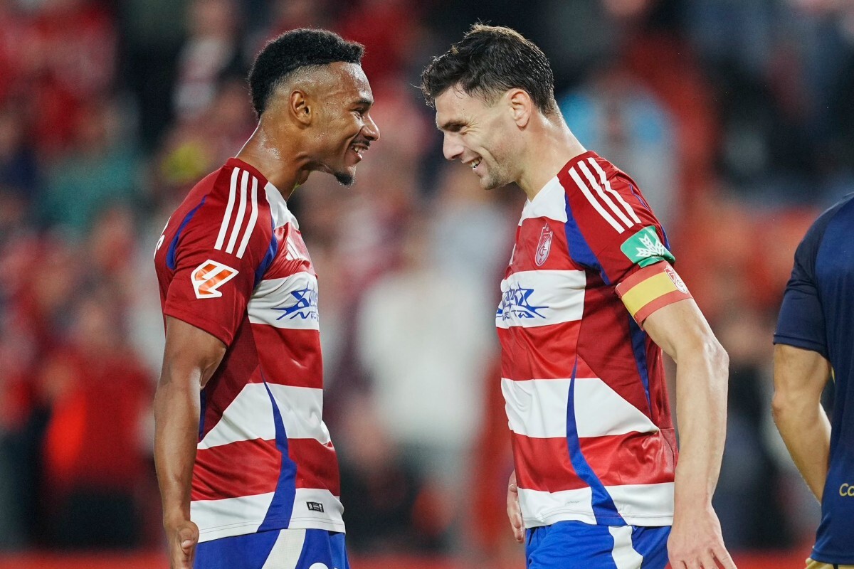 Loïc Williams y Lucas Boyé celebran la victoria del Granada CF ante el CD Tenerife | GCF