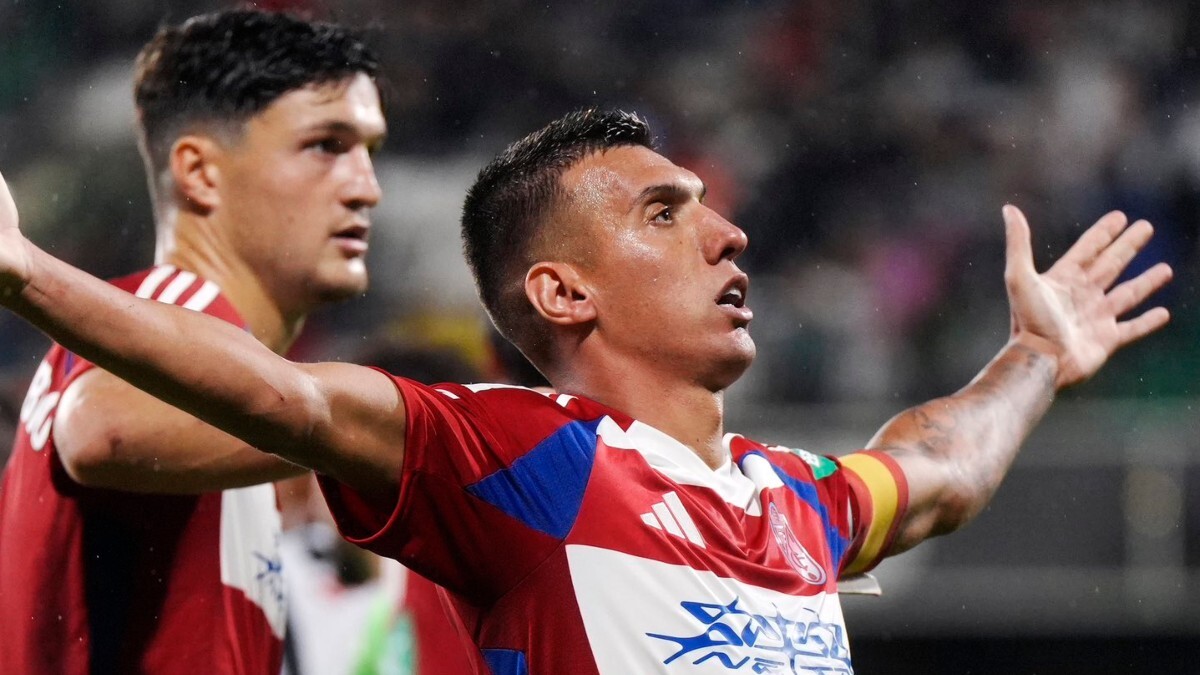 Myrto Uzuni celebra su gol anotado en el CD Castellón - Granada CF | GCF