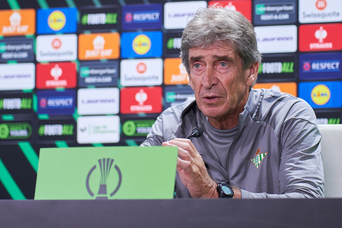 Manuel Pellegrini en la rueda de prensa previa al Copenhague | Salvador López Medina para El MIRA