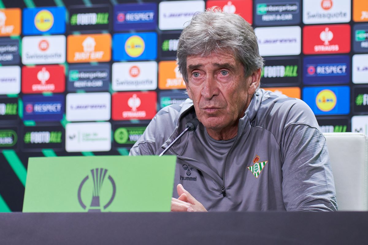 Manuel Pellegrini en la rueda de prensa previa al Copenhague | Salvador López Medina para El MIRA