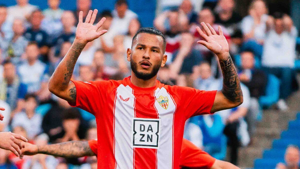 Luis Suárez pide perdón tras anotar en el Real Zaragoza - UD Almería | UDA