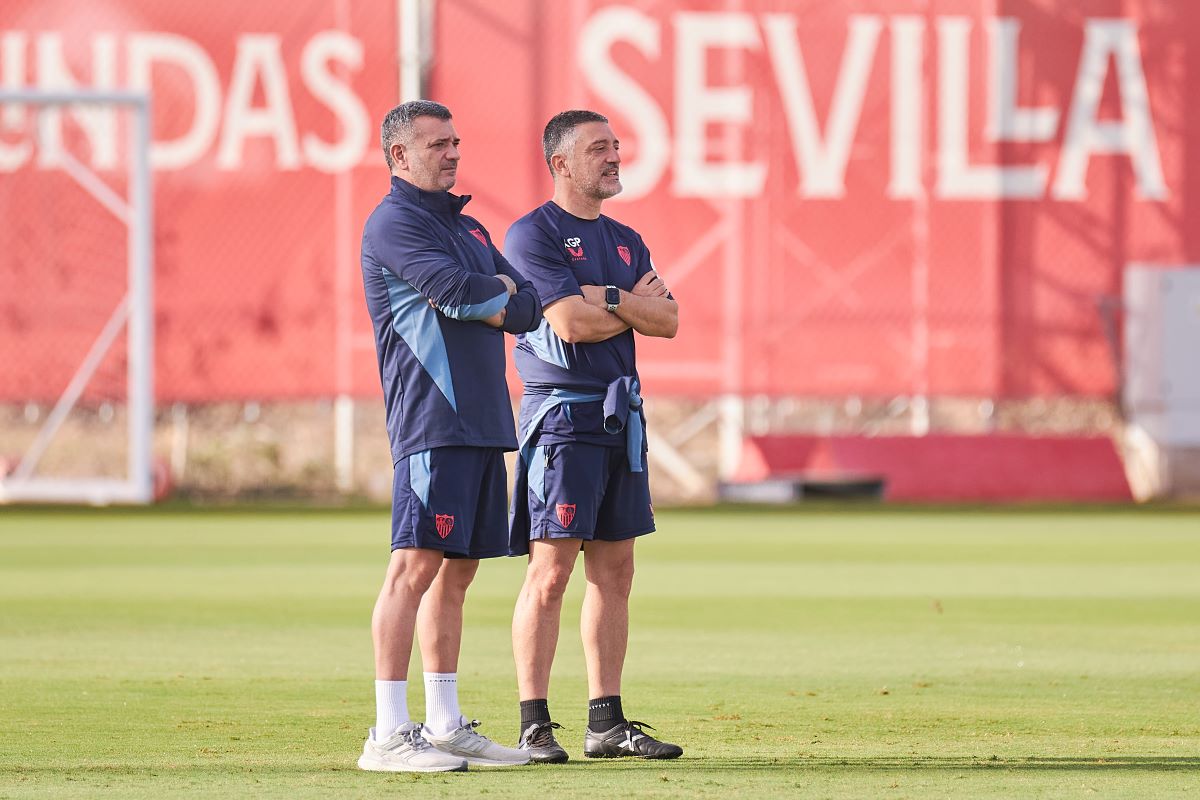 García Pimienta en el entrenamiento del Sevilla FC | Salvador López Medina para El MIRA
