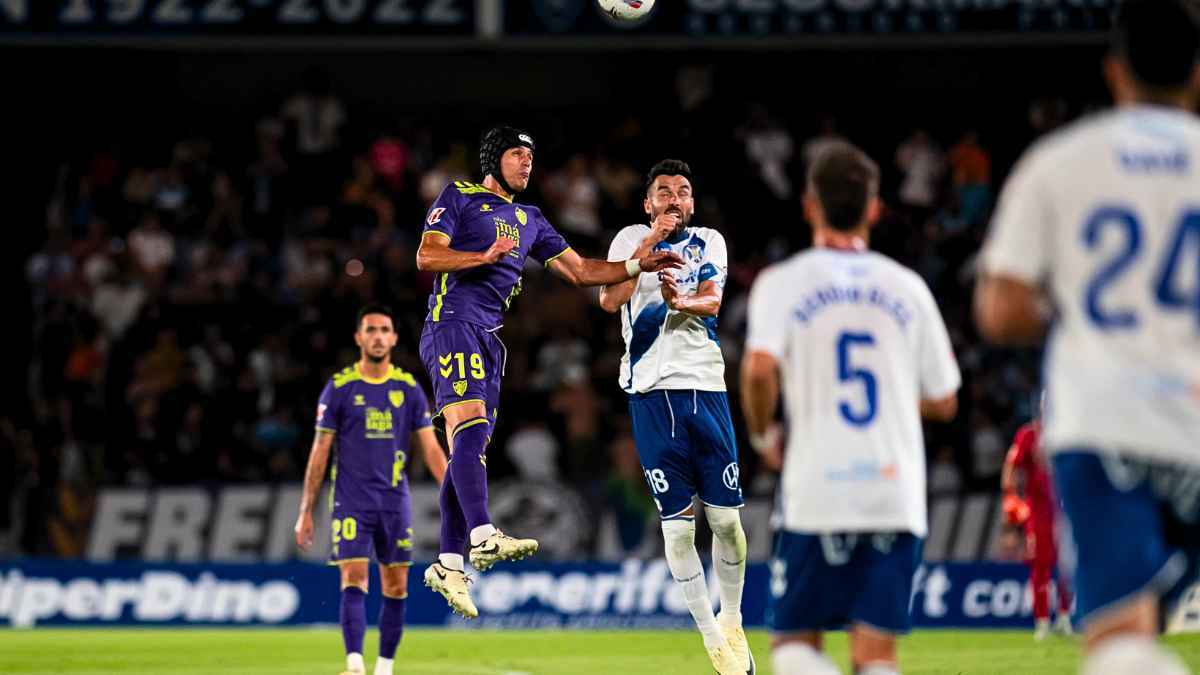 El Málaga CF suma seis partidos sin victoria ante el Tenerife