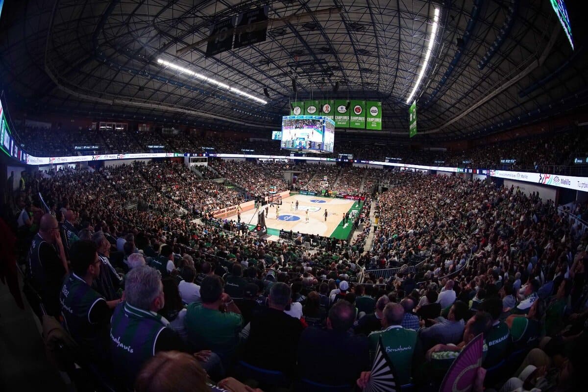 El paellón Martín Carpena durante el Unicaja Baloncesto - Barça Basket